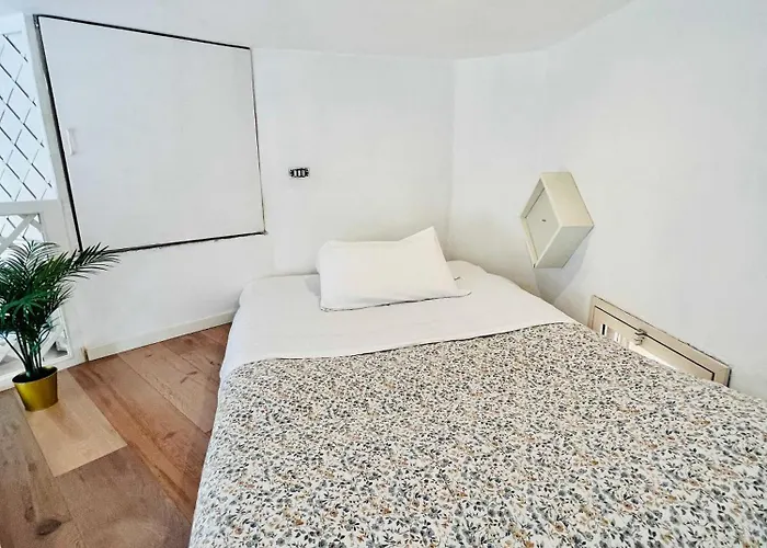 Srental House *